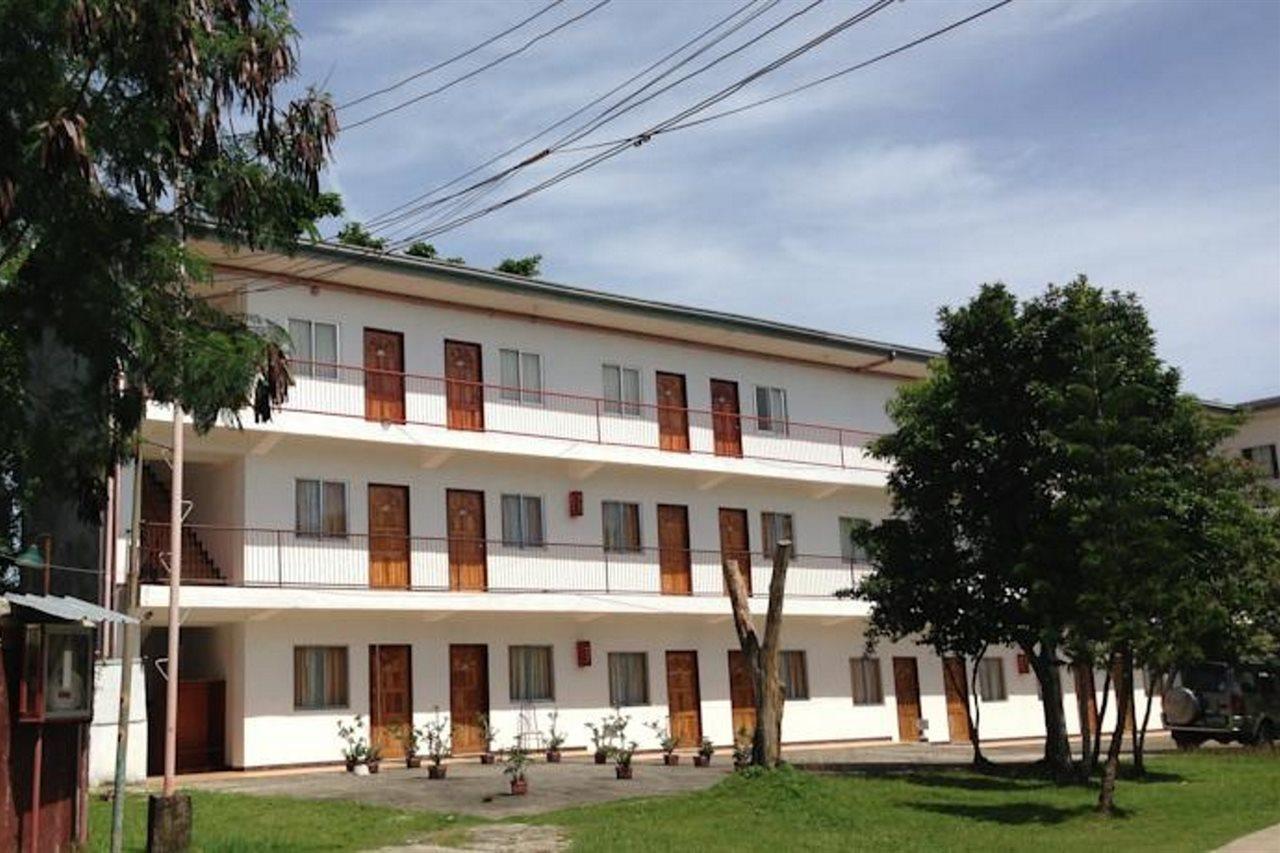 פנגלאו Ladaga Inn & Restaurant מראה חיצוני תמונה